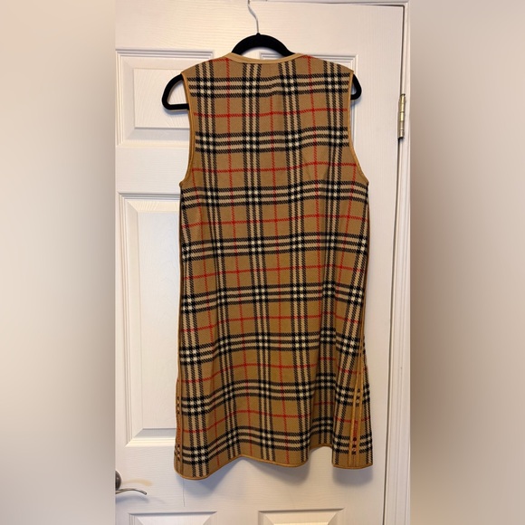 Burberry - Picture 2 of 7